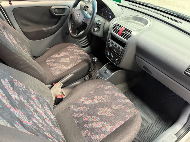 CORSA 1.0 MPFI MAXX SEDAN 8V GASOLINA 4P MANUAL - 2005 - CAXIAS DO SUL