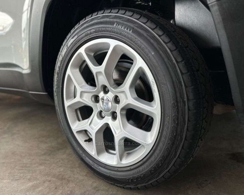 RENEGADE 1.8 16V FLEX LONGITUDE 4P AUTOMÁTICO - 2016 - VACARIA
