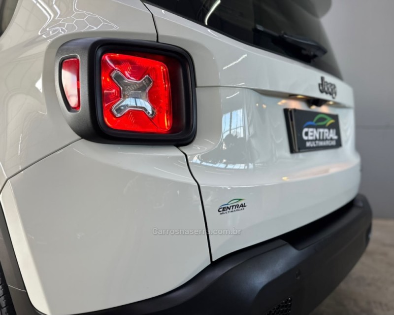 RENEGADE 1.8 16V FLEX LONGITUDE 4P AUTOMÁTICO - 2016 - VACARIA