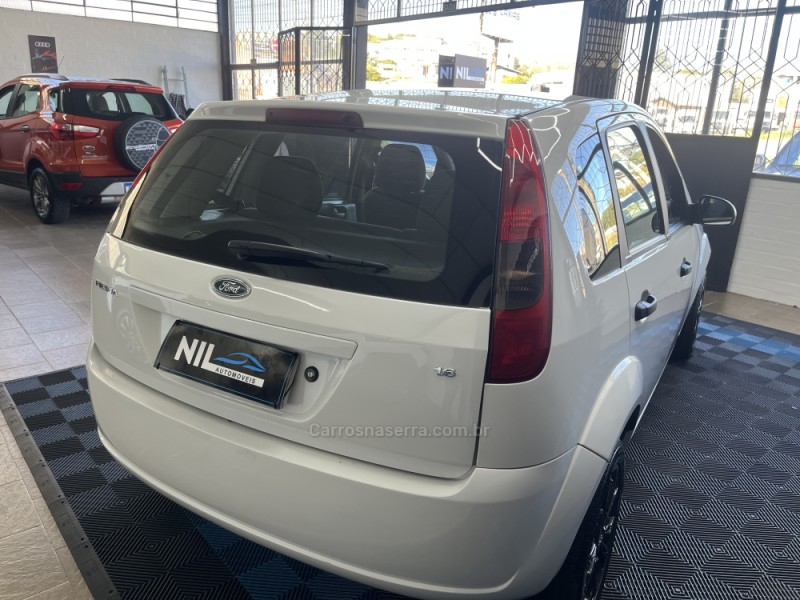 FIESTA 1.6 MPI HATCH 8V FLEX 4P MANUAL - 2004 - CAXIAS DO SUL