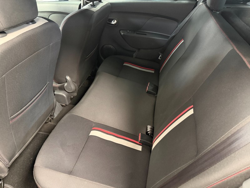 SANDERO 2.0 RS 16V FLEX 4P MANUAL - 2016 - CAXIAS DO SUL
