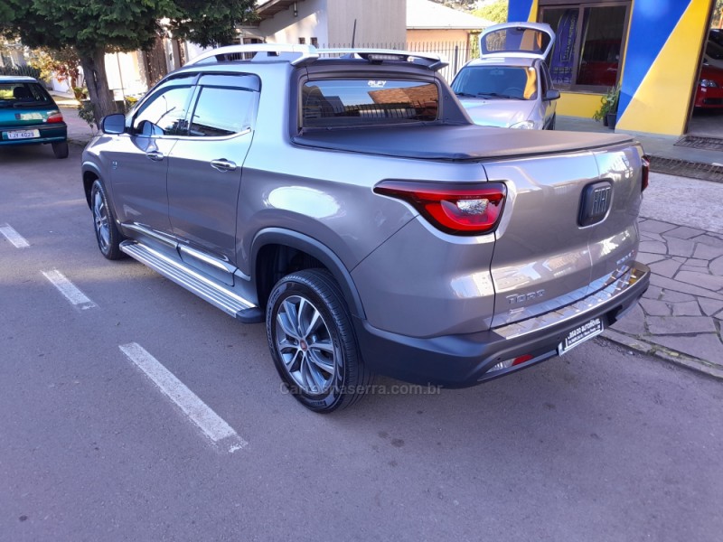 TORO 2.0 16V TURBO DIESEL VOLCANO AT9 4X4 AUTOMÁTICO - 2019 - NOVA PRATA