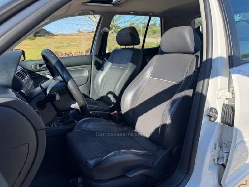 GOLF 1.6 MI 8V FLEX 4P MANUAL - 2014 - FLORES DA CUNHA