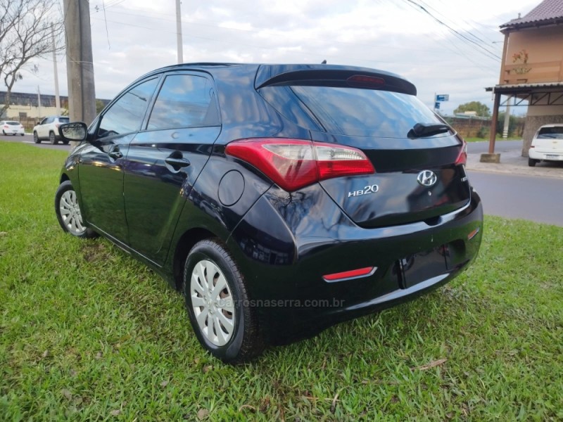 HB20 1.0 COMFORT PLUS 12V FLEX 4P MANUAL - 2014 - NOVO HAMBURGO