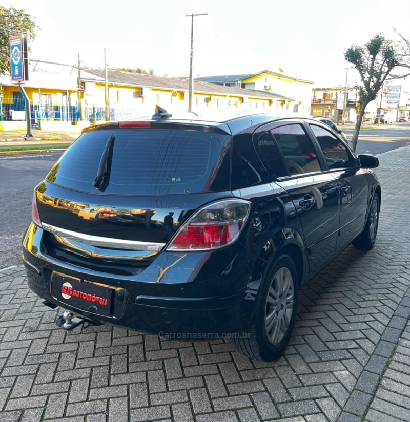 VECTRA 2.0 SFI GT HATCH 8V FLEX 4P MANUAL - 2010 - PAROBé