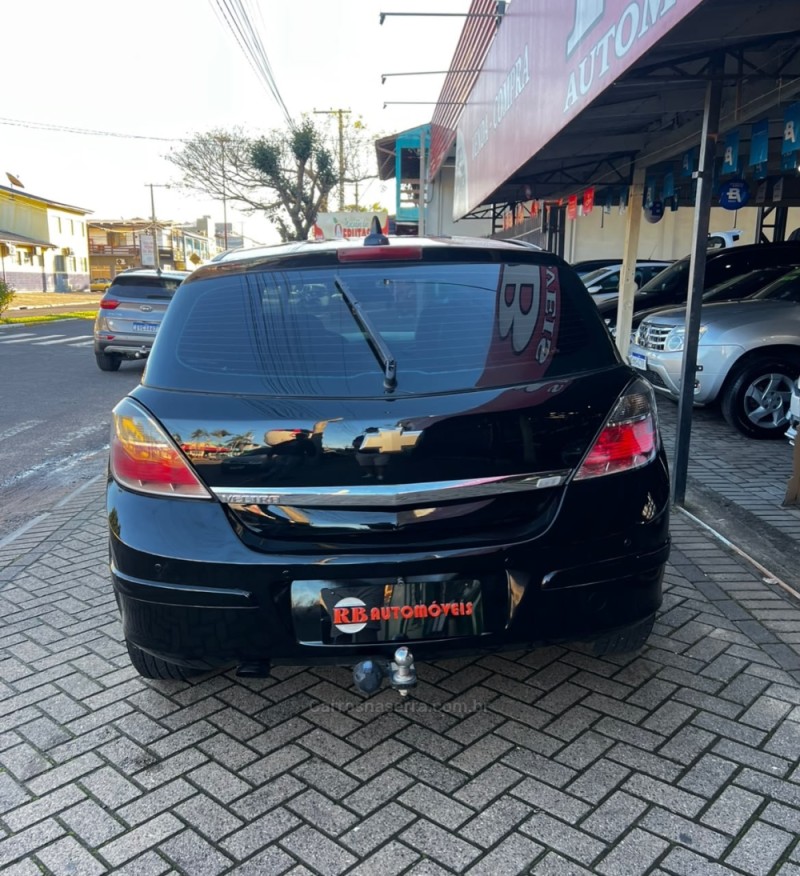 VECTRA 2.0 SFI GT HATCH 8V FLEX 4P MANUAL - 2010 - PAROBé