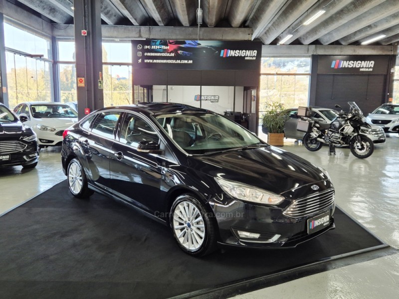 FOCUS 2.0 TITANIUM FASTBACK 16V FLEX 4P AUTOMÁTICO - 2017 - CAXIAS DO SUL