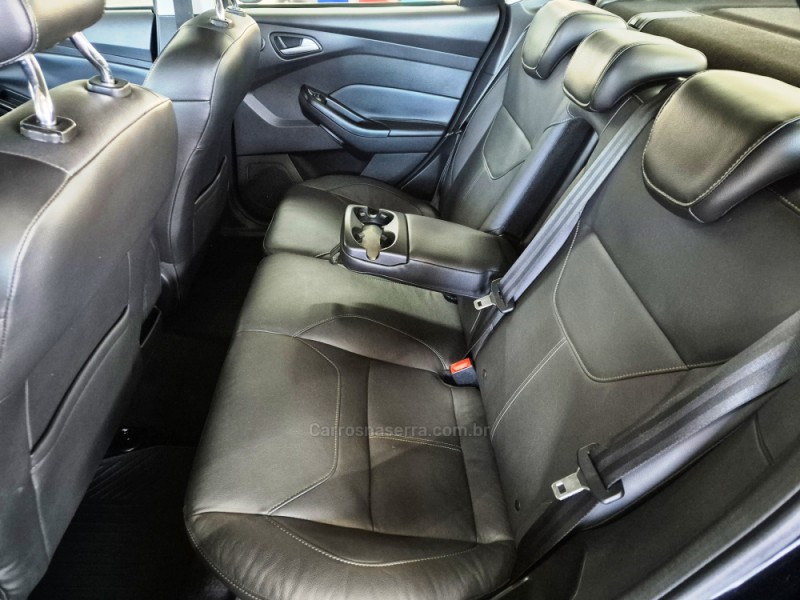 FOCUS 2.0 TITANIUM FASTBACK 16V FLEX 4P AUTOMÁTICO - 2017 - CAXIAS DO SUL