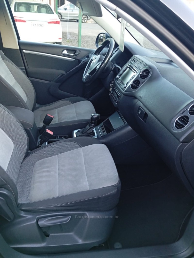 TIGUAN 2.0 TSI 16V TURBO GASOLINA 4P TIPTRONIC - 2012 - PICADA CAFé