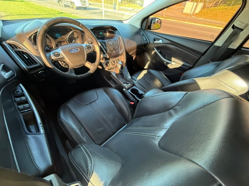 FOCUS 2.0 SE FASTBACK 16V FLEX 4P AUTOMÁTICO - 2015 - FARROUPILHA