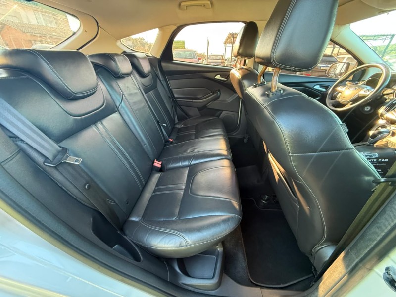 FOCUS 2.0 SE FASTBACK 16V FLEX 4P AUTOMÁTICO - 2015 - FARROUPILHA