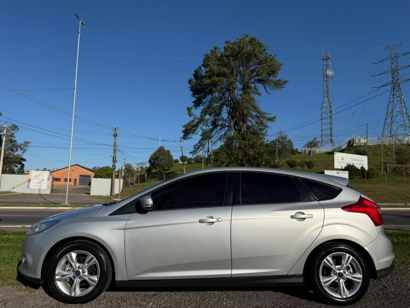 FOCUS 2.0 SE FASTBACK 16V FLEX 4P AUTOMÁTICO - 2015 - FARROUPILHA