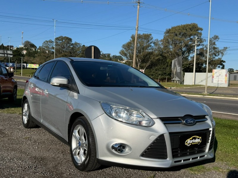 FOCUS 2.0 SE FASTBACK 16V FLEX 4P AUTOMÁTICO - 2015 - FARROUPILHA