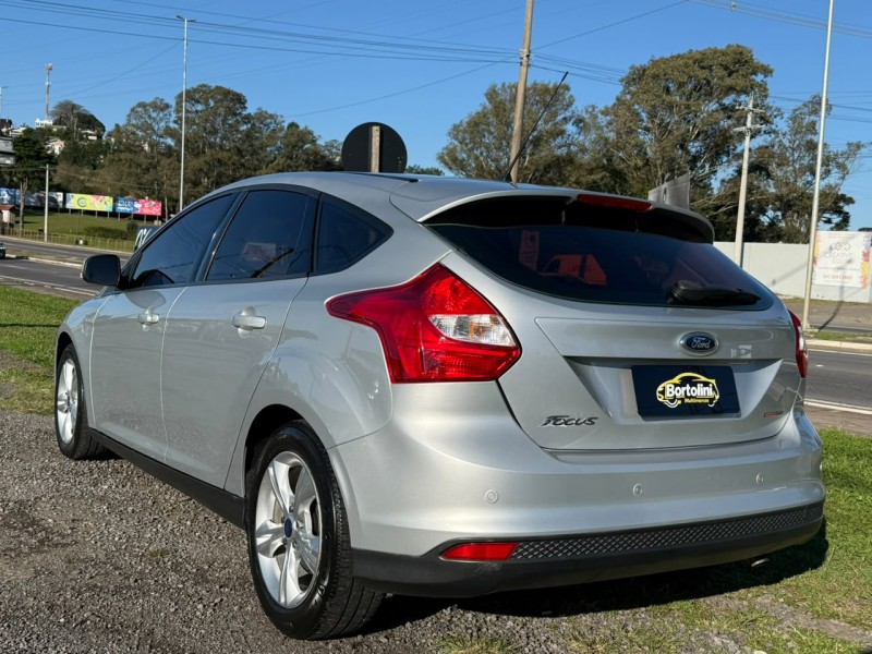 FOCUS 2.0 SE FASTBACK 16V FLEX 4P AUTOMÁTICO - 2015 - FARROUPILHA