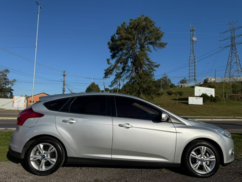 focus 2.0 se fastback 16v flex 4p automatico 2015 farroupilha