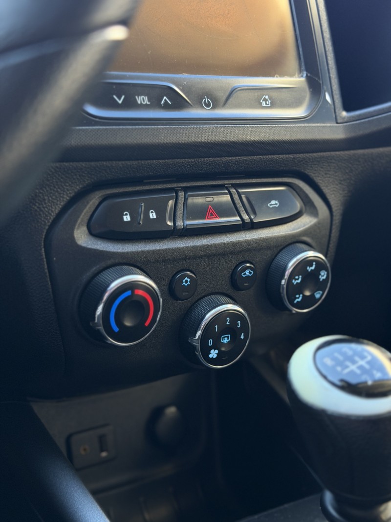 ONIX 1.4 MPFI LTZ 8V FLEX 4P MANUAL - 2014 - ANTôNIO PRADO