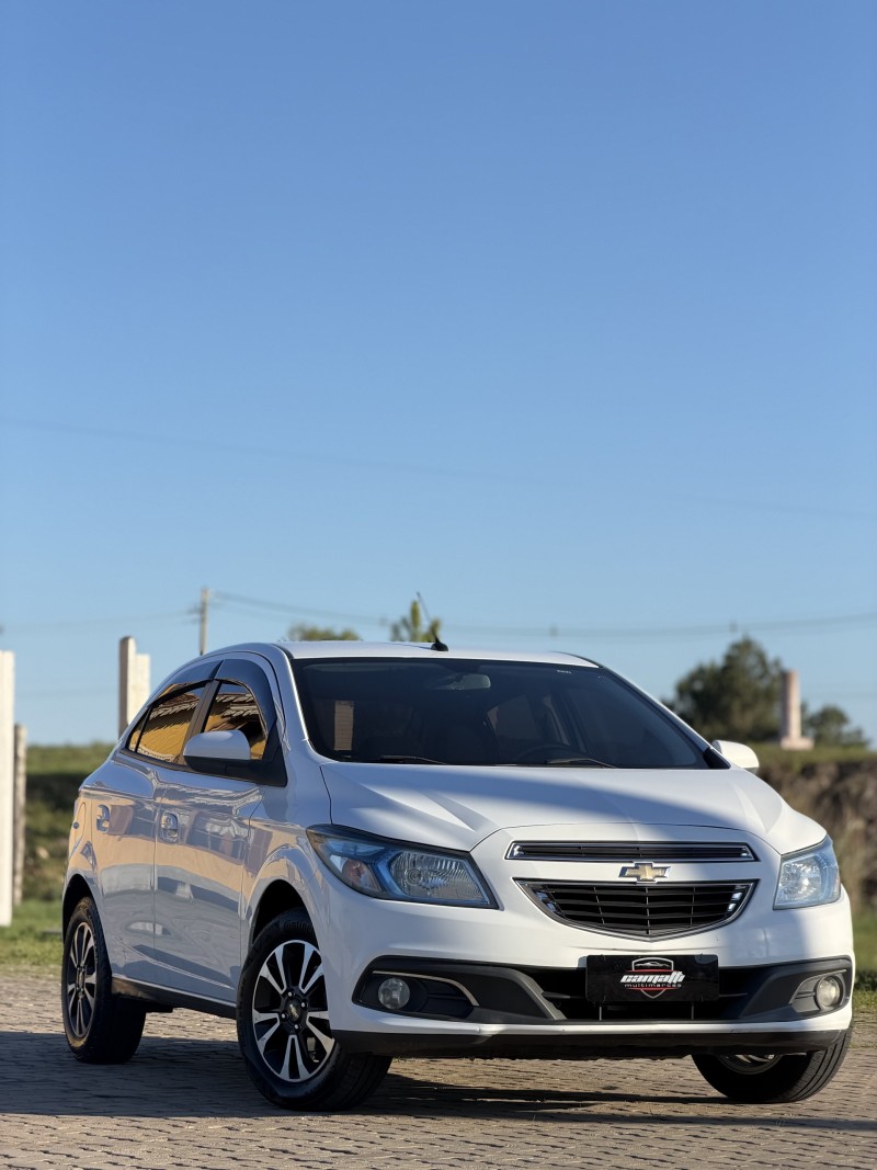 ONIX 1.4 MPFI LTZ 8V FLEX 4P MANUAL - 2014 - ANTôNIO PRADO