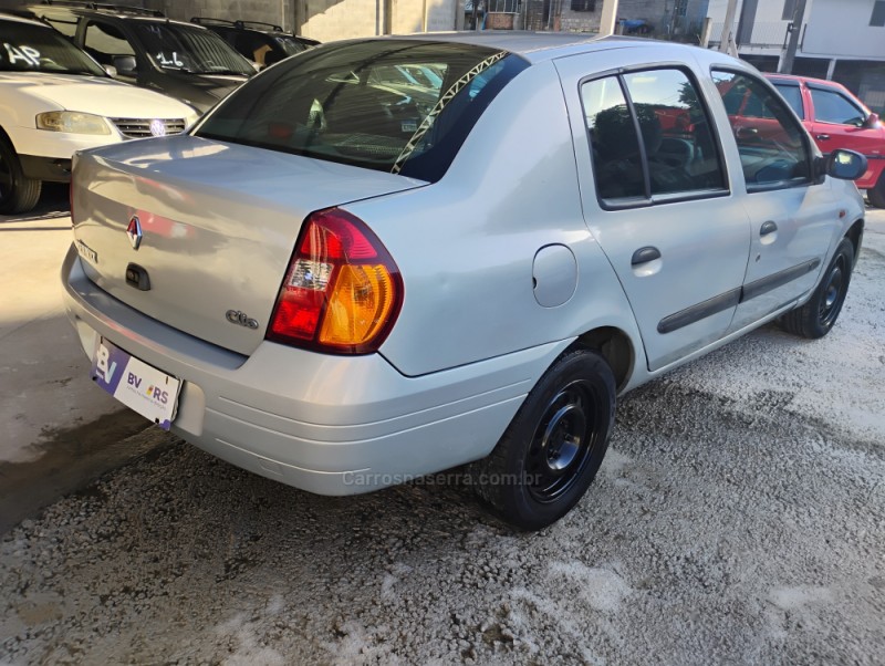 CLIO 1.0 RN SEDAN 16V GASOLINA 4P MANUAL - 2003 - CAXIAS DO SUL