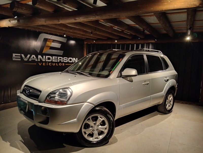 tucson 2.0 mpfi gls 16v 143cv 2wd gasolina 4p automatico 2012 caxias do sul