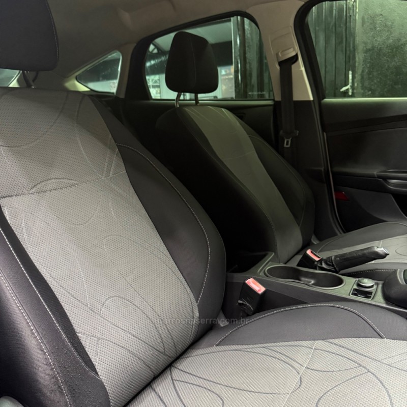 FOCUS 1.6 SE HATCH 16V FLEX 4P AUTOMÁTICO - 2014 - ESTâNCIA VELHA