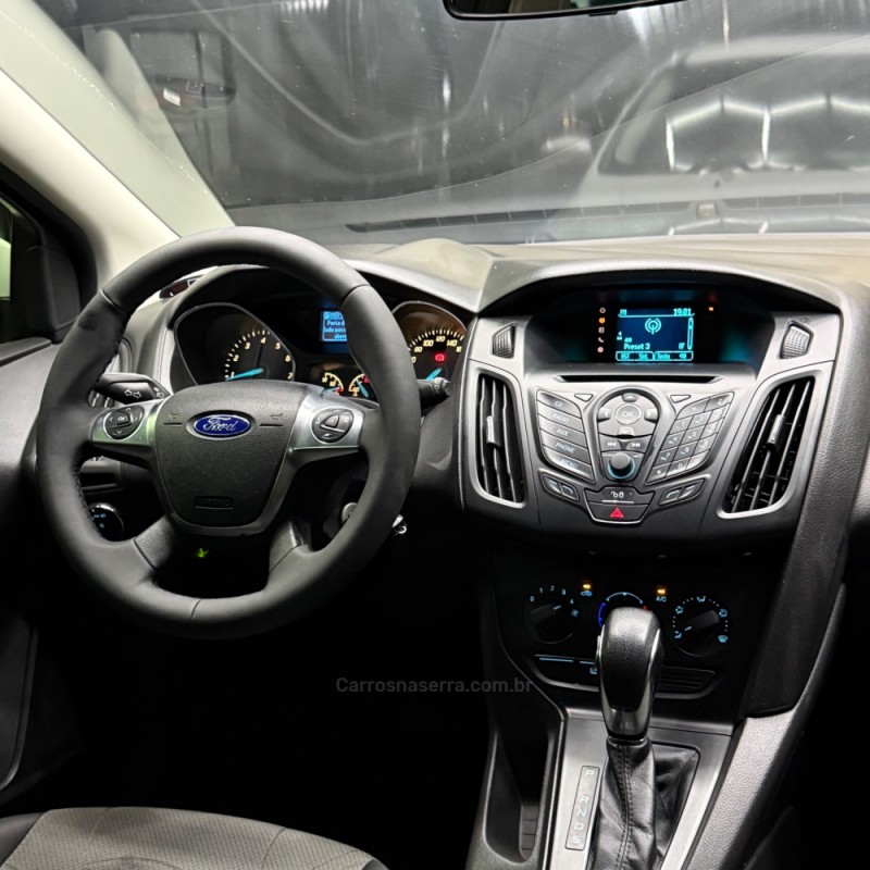 FOCUS 1.6 SE HATCH 16V FLEX 4P AUTOMÁTICO - 2014 - ESTâNCIA VELHA