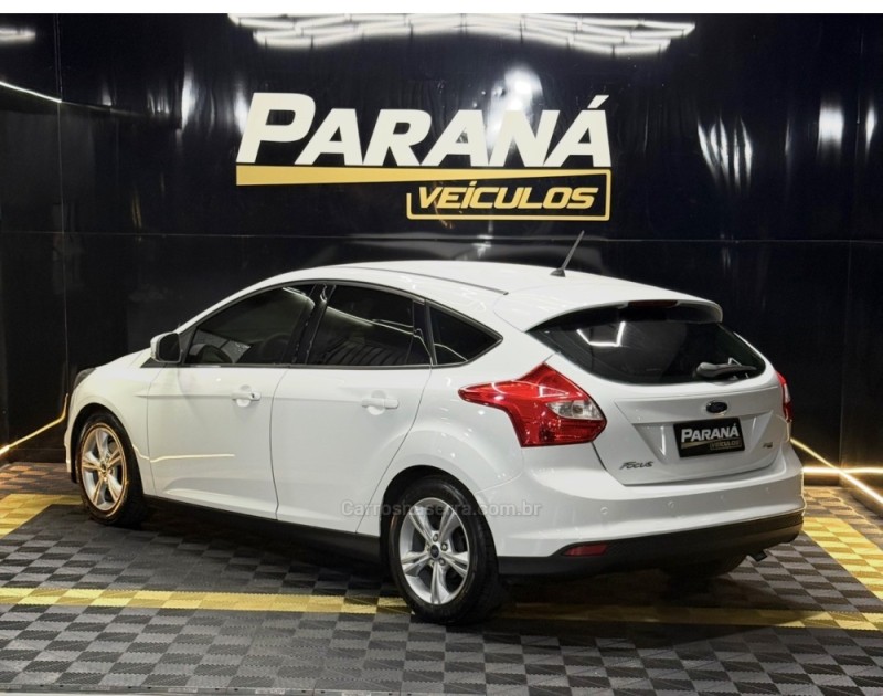 FOCUS 1.6 SE HATCH 16V FLEX 4P AUTOMÁTICO - 2014 - ESTâNCIA VELHA