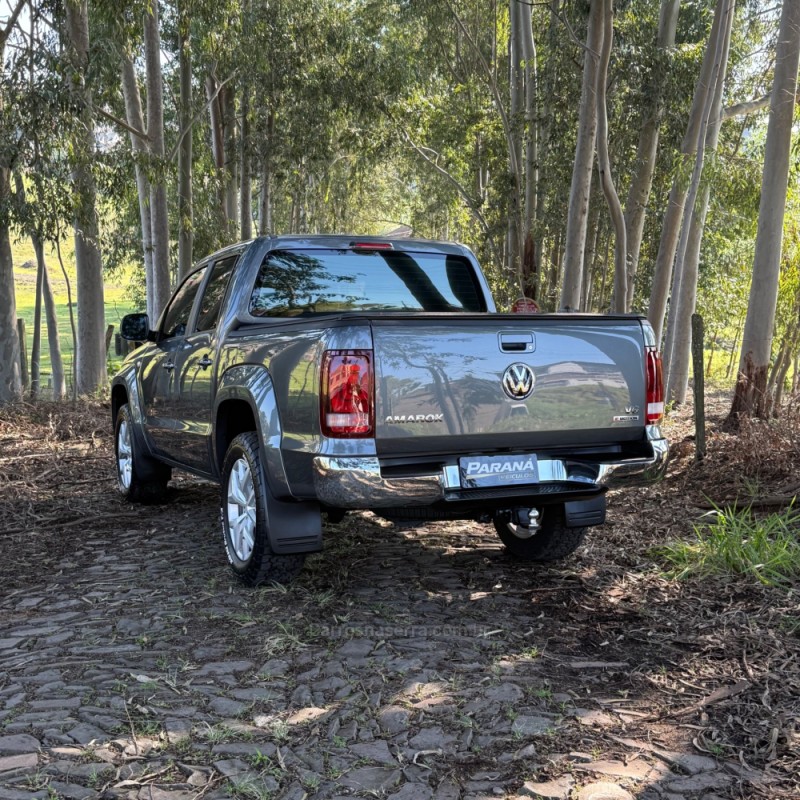 AMAROK 3.0 V6 TDI HIGHLINE CD DIESEL 4MOTION AUTOMÁTICO - 2023 - ESTâNCIA VELHA