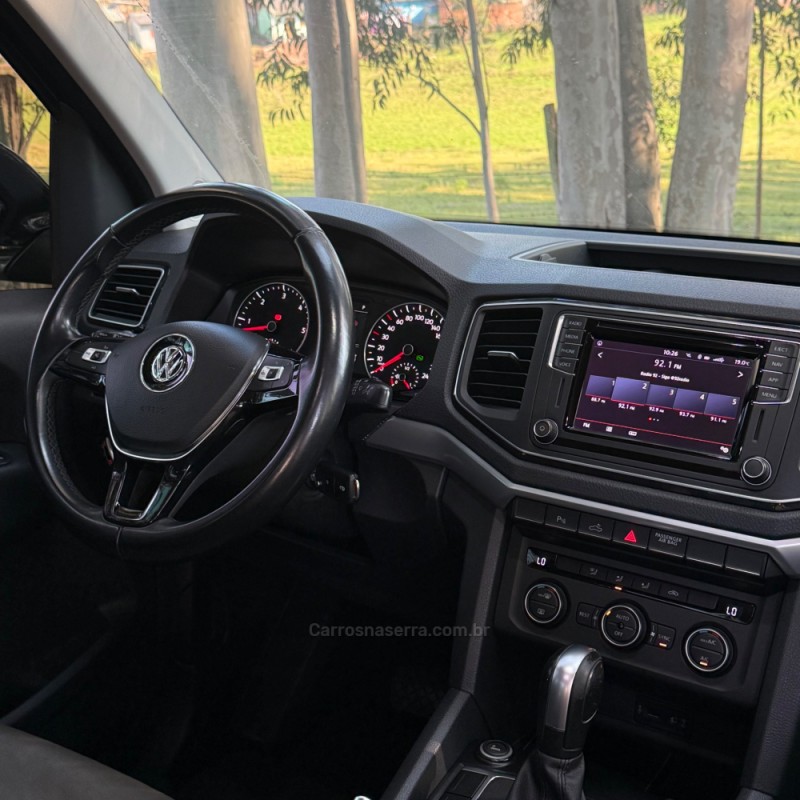 AMAROK 3.0 V6 TDI HIGHLINE CD DIESEL 4MOTION AUTOMÁTICO - 2023 - ESTâNCIA VELHA