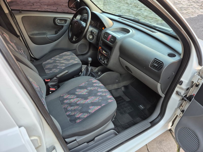 CORSA 1.8 MPFI SEDAN 8V FLEX 4P MANUAL - 2004 - CAXIAS DO SUL
