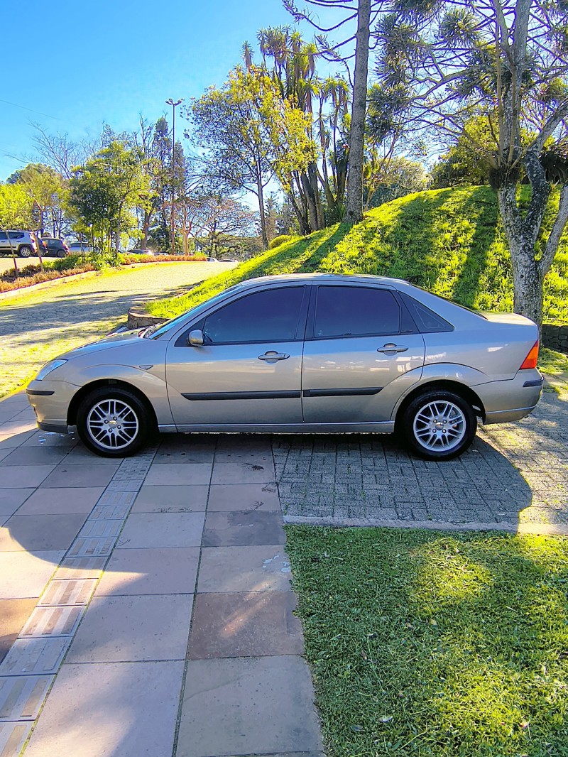 FOCUS 1.6 GL SEDAN 8V FLEX 4P MANUAL - 2008 - FARROUPILHA