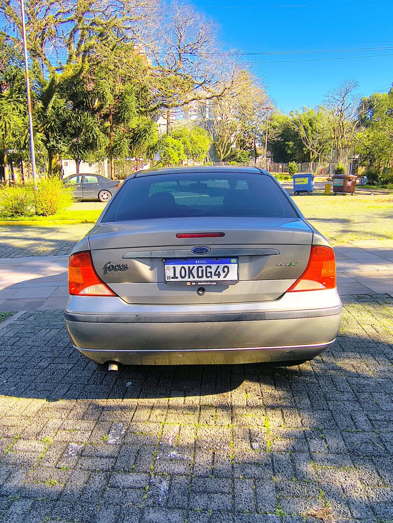 FOCUS 1.6 GL SEDAN 8V FLEX 4P MANUAL - 2008 - FARROUPILHA