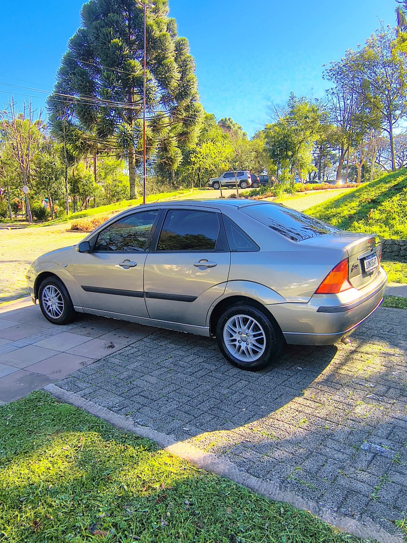 FOCUS 1.6 GL SEDAN 8V FLEX 4P MANUAL - 2008 - FARROUPILHA