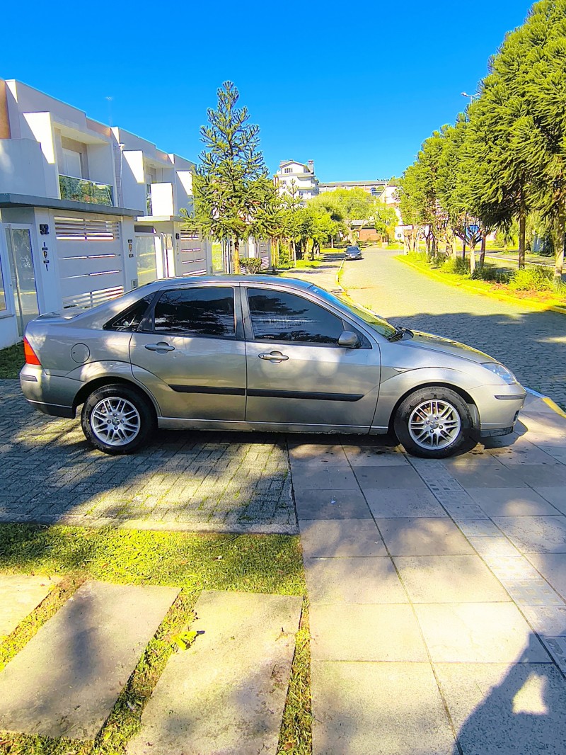 FOCUS 1.6 GL SEDAN 8V FLEX 4P MANUAL - 2008 - FARROUPILHA