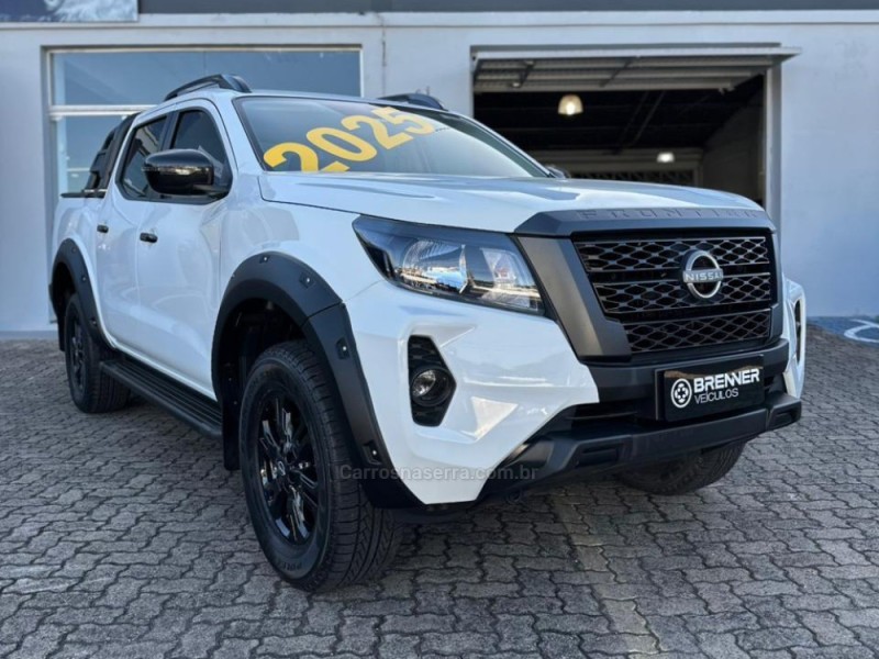 FRONTIER 2.3 ATTACK 4X4 CD BI-TURBO DIESEL 4P AUTOMÁTICO - 2025 - MONTENEGRO