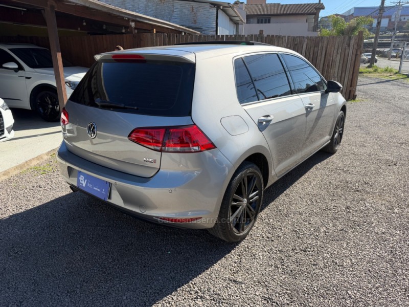 GOLF 1.6 MSI COMFORTLINE 16V TOTAL FLEX 4P TIPTRONIC - 2016 - CAXIAS DO SUL