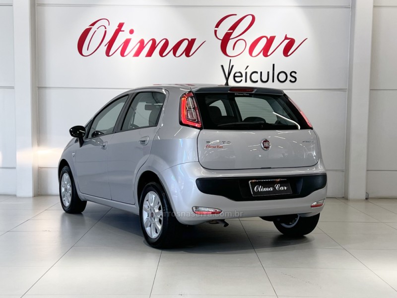 PUNTO 1.4 ATTRACTIVE ITALIA 8V FLEX 4P MANUAL - 2016 - FLORES DA CUNHA