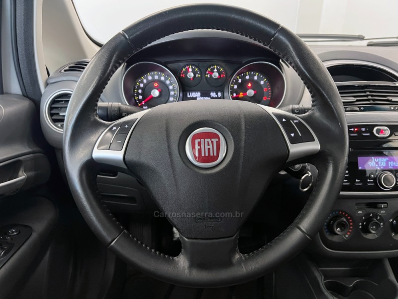 PUNTO 1.4 ATTRACTIVE ITALIA 8V FLEX 4P MANUAL - 2016 - FLORES DA CUNHA