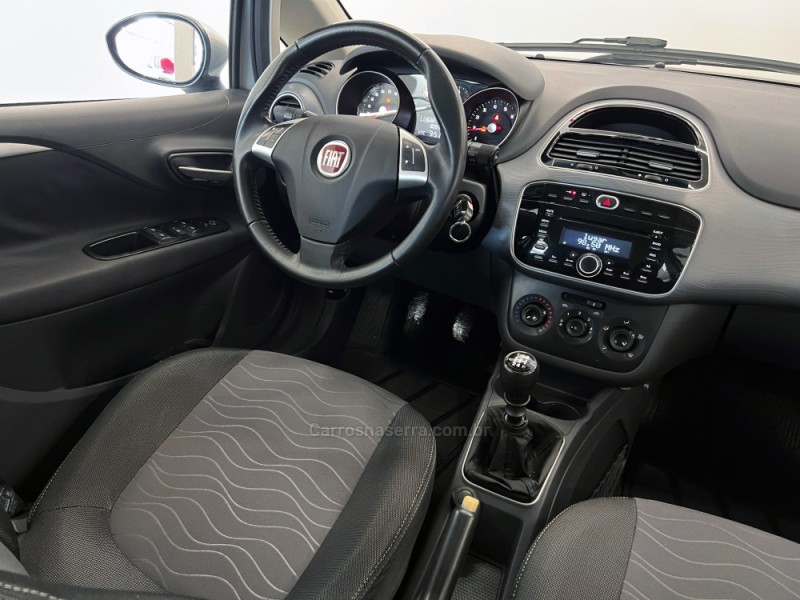 PUNTO 1.4 ATTRACTIVE ITALIA 8V FLEX 4P MANUAL - 2016 - FLORES DA CUNHA