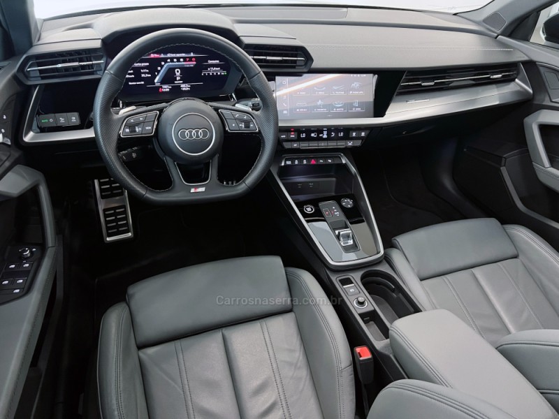 A3 2.0 TFSI 40 PERFORMANCE BLACK SPORTBACK GASOLINA 4P AUTOMÁTICO - 2024 - FLORES DA CUNHA