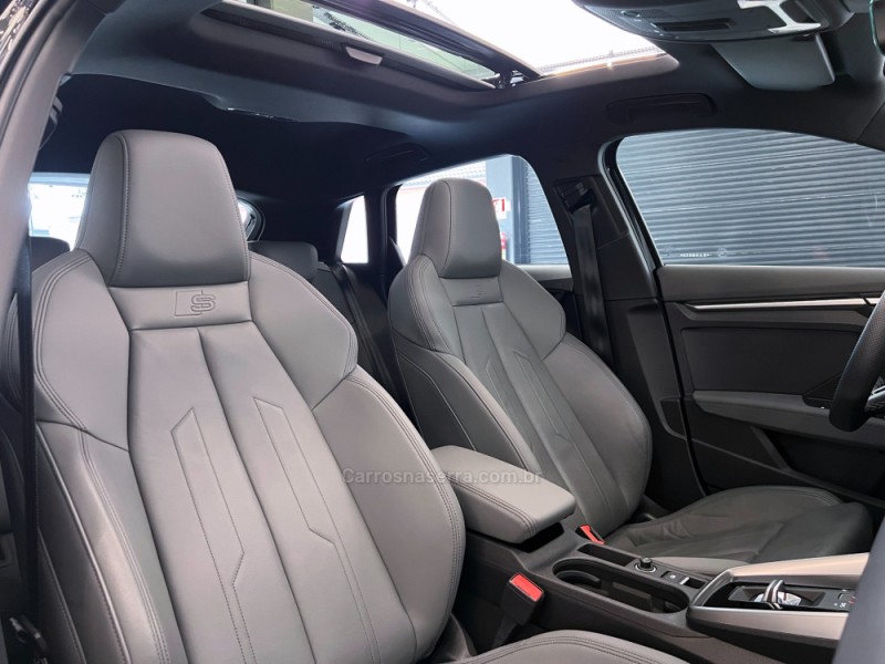 A3 2.0 TFSI 40 PERFORMANCE BLACK SPORTBACK GASOLINA 4P AUTOMÁTICO - 2024 - FLORES DA CUNHA