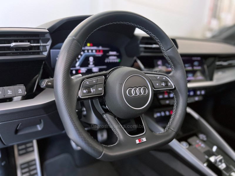 A3 2.0 TFSI 40 PERFORMANCE BLACK SPORTBACK GASOLINA 4P AUTOMÁTICO - 2024 - FLORES DA CUNHA
