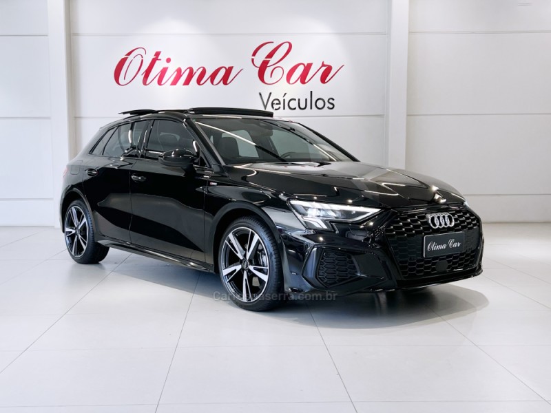 A3 2.0 TFSI 40 PERFORMANCE BLACK SPORTBACK GASOLINA 4P AUTOMÁTICO - 2024 - FLORES DA CUNHA