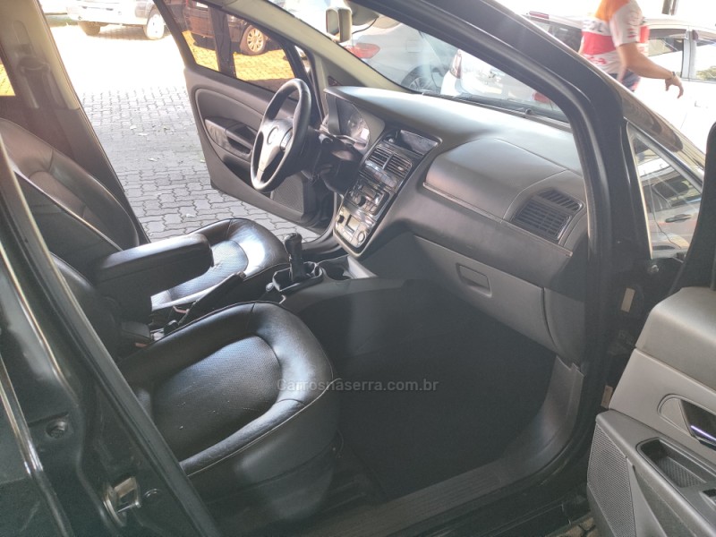 LINEA 1.8 ESSENCE 16V FLEX 4P MANUAL - 2013 - FARROUPILHA