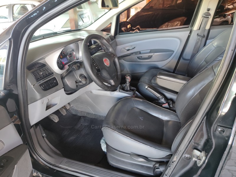 LINEA 1.8 ESSENCE 16V FLEX 4P MANUAL - 2013 - FARROUPILHA