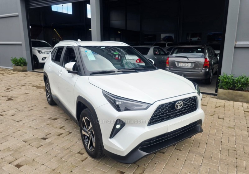 YARIS CROSS 1.5 XRE 16V FLEX 4P AUTOMÁTICO