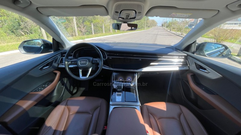 Q8 3.0 TFSI PERFORMANCE QUATTRO V6 24V GASOLINA 4P S-TRONIC - 2020 - BENTO GONçALVES