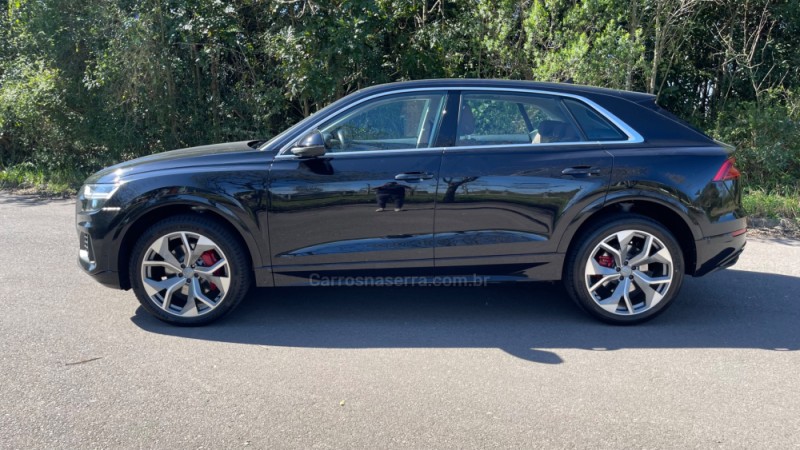 Q8 3.0 TFSI PERFORMANCE QUATTRO V6 24V GASOLINA 4P S-TRONIC - 2020 - BENTO GONçALVES