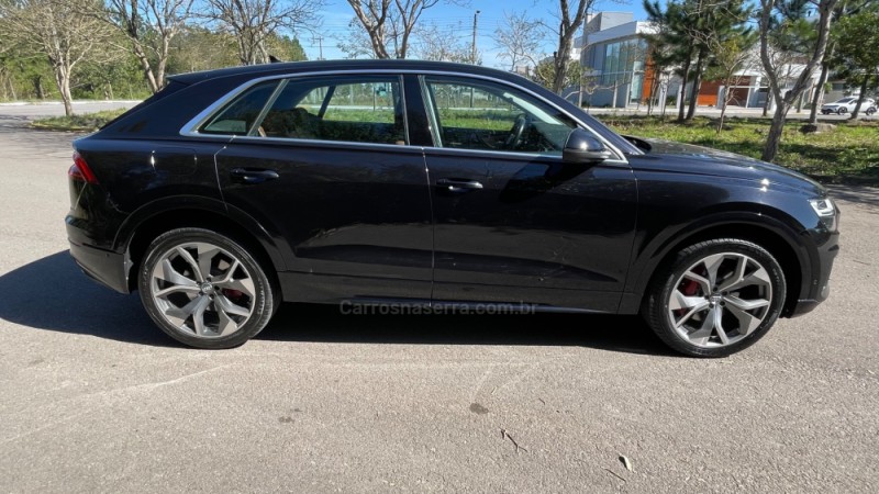 Q8 3.0 TFSI PERFORMANCE QUATTRO V6 24V GASOLINA 4P S-TRONIC - 2020 - BENTO GONçALVES