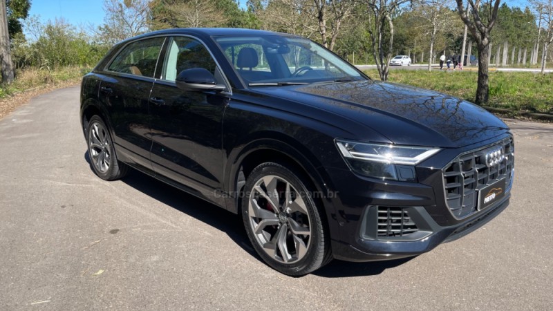 Q8 3.0 TFSI PERFORMANCE QUATTRO V6 24V GASOLINA 4P S-TRONIC - 2020 - BENTO GONçALVES