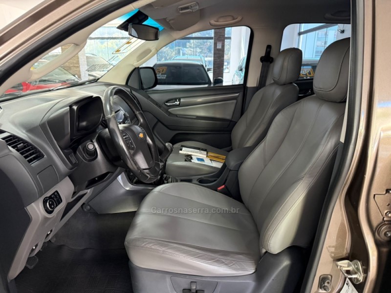 S10 2.4 LTZ 4X2 CD 8V FLEX 4P MANUAL - 2013 - NOVA BASSANO